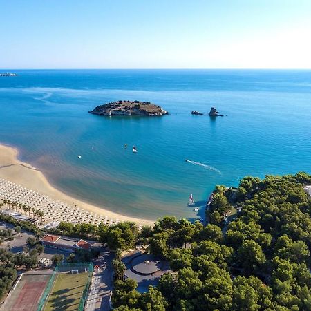 Gattarella Family Resort Puglia - Self Catering Accommodations In The Pinewood ヴィエステ エクステリア 写真
