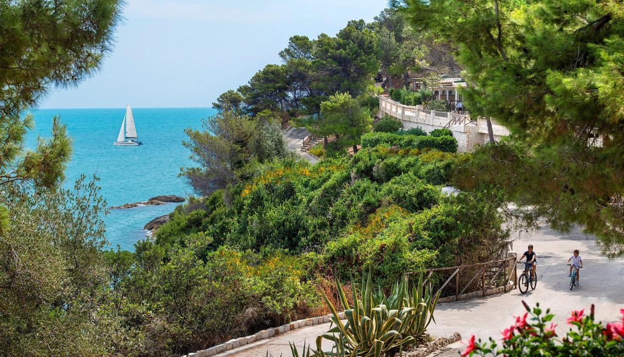 Gattarella Family Resort Puglia - Self Catering Accommodations In The Pinewood ヴィエステ エクステリア 写真