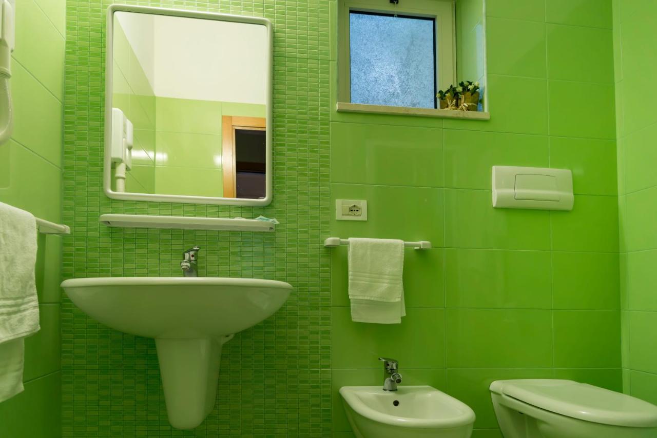 Gattarella Family Resort Puglia - Self Catering Accommodations In The Pinewood ヴィエステ エクステリア 写真